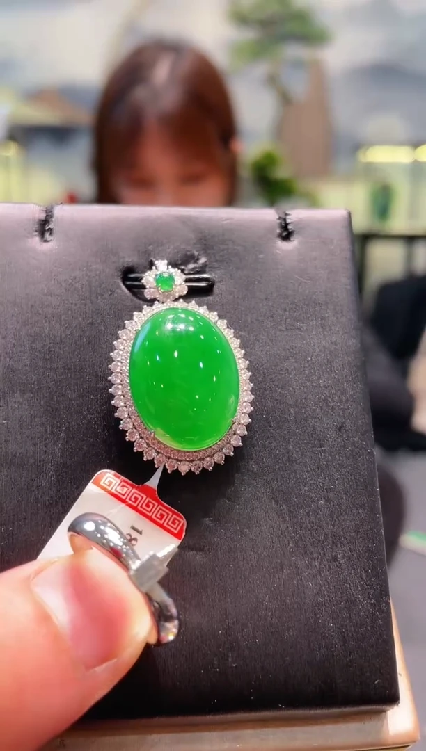 【闪购商品】翡翠颈饰18K金镶嵌A75两用