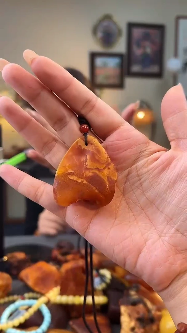 琥珀颈饰未镶嵌吊坠