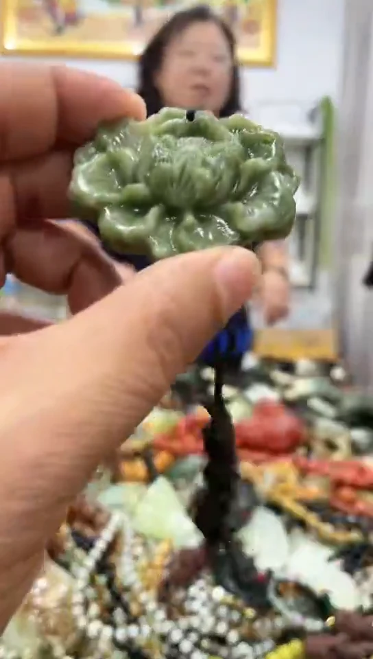 未镶嵌岫玉挂件