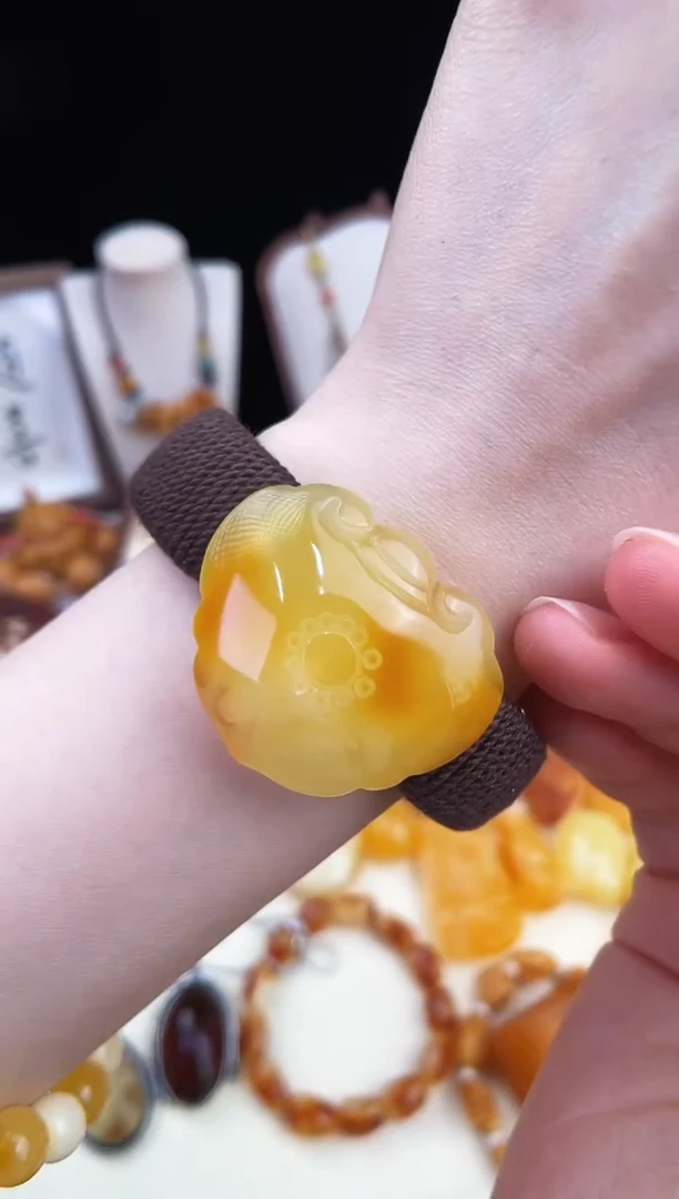 琥珀未镶嵌珠宝奇石柒月