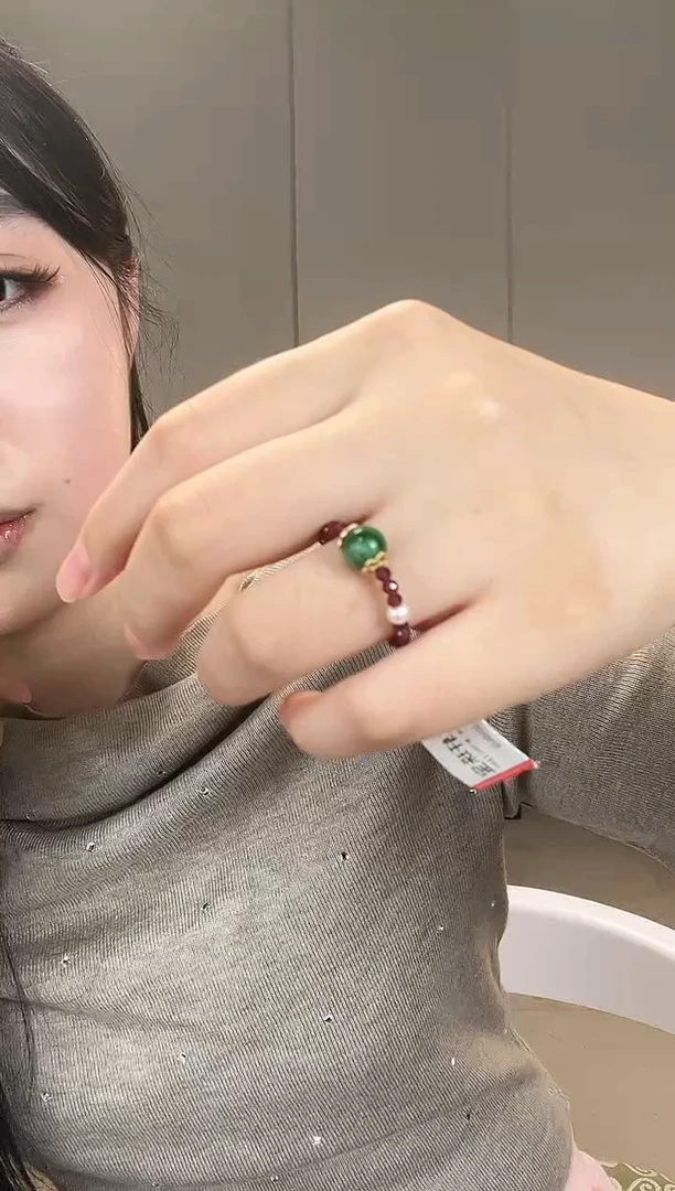 未镶嵌戒圈翡翠