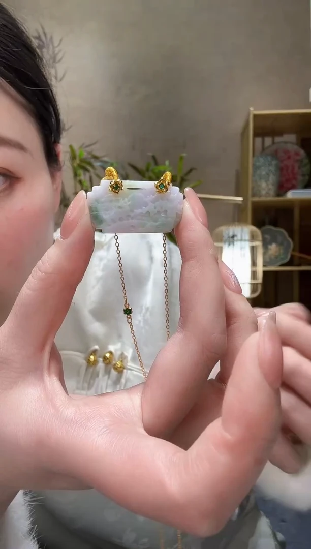 【闪购商品】翡翠颈饰未镶嵌吊坠