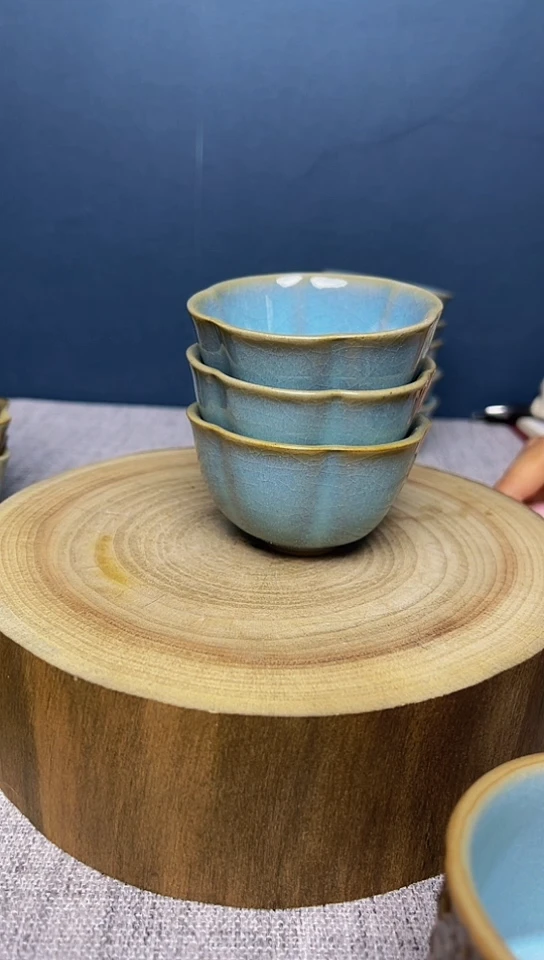 杯子原生态原矿天蓝老胎老釉花口微瑕