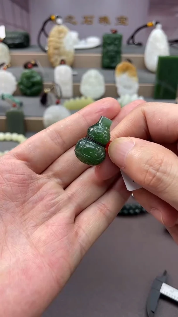 和田玉未镶嵌颈饰08