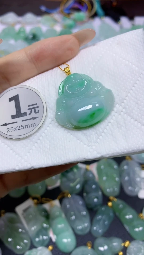 颈饰18K金镶嵌翡翠 天然翡翠A货