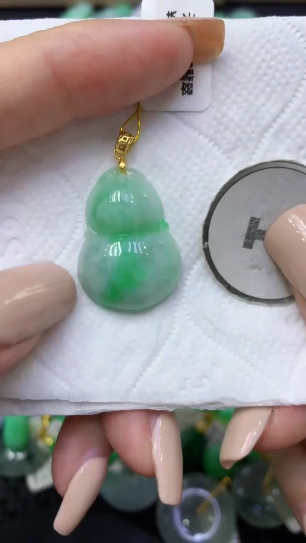 颈饰未镶嵌翡翠天然缅甸翡翠A货