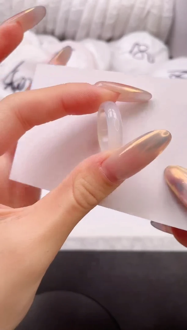 【闪购商品】石英质玉手镯未镶嵌素圈戒指白