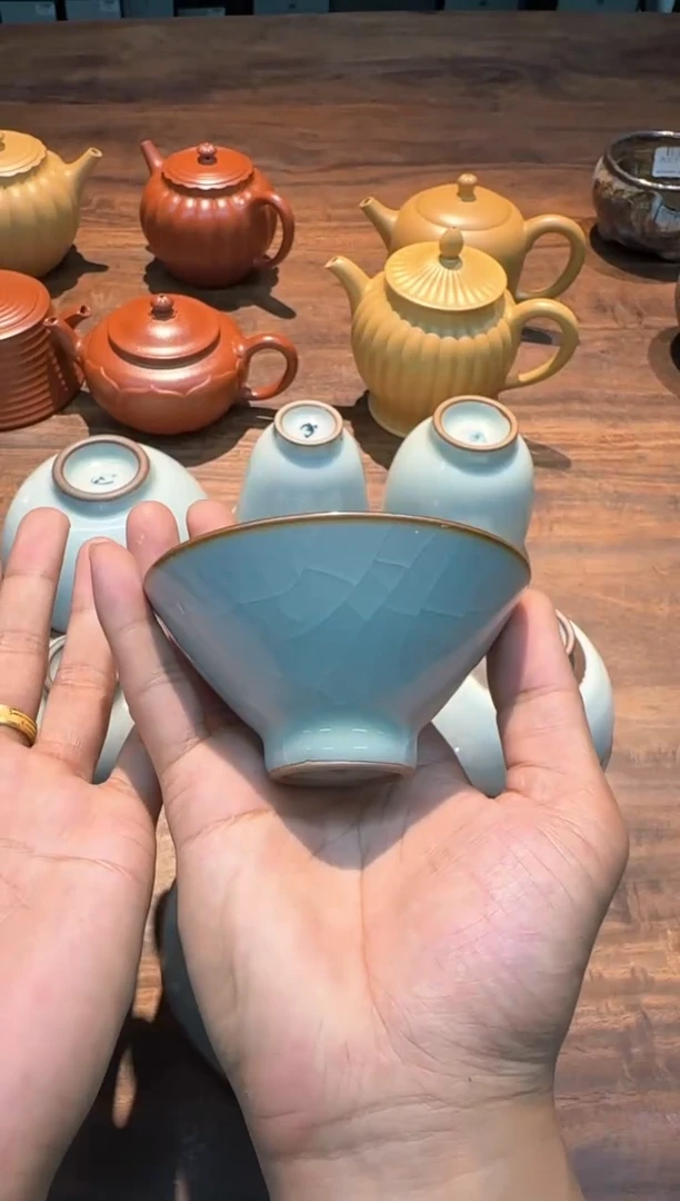 走*～刘钦莹 铁胎汝釉斗笠杯