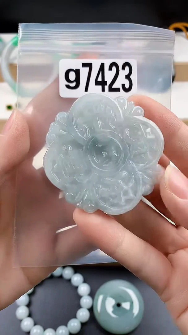 颈饰未镶嵌翡翠天然翡翠吊坠挂件