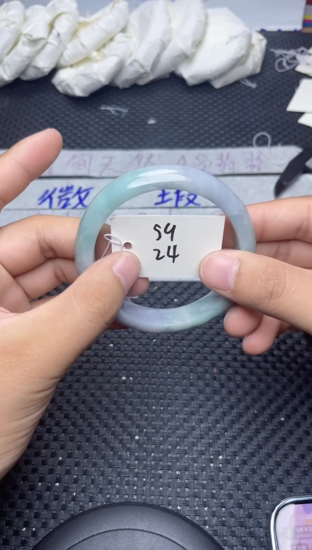 未镶嵌手镯翡翠24