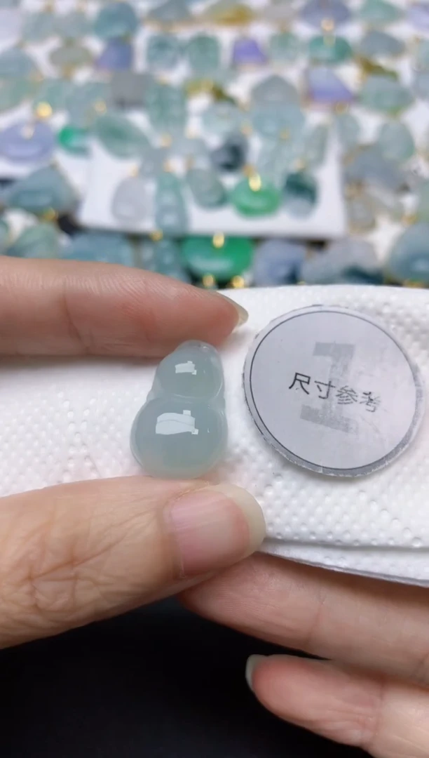 翡翠未镶嵌颈饰天然缅甸A货翡翠