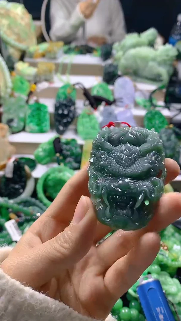 颈饰未镶嵌翡翠天然缅甸a货翡翠