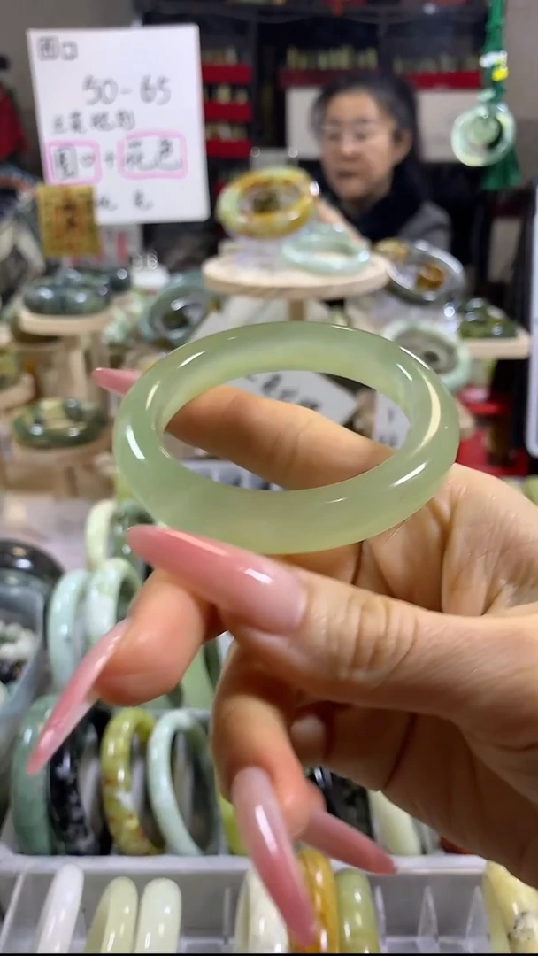 未镶嵌岫玉手镯29 52.7圈口 包容