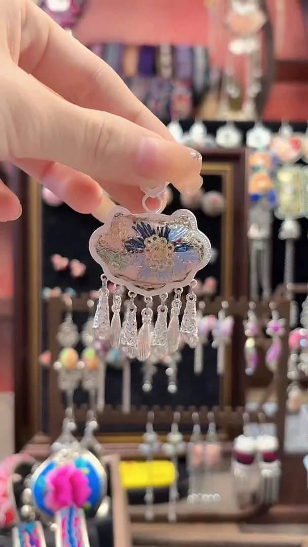 织绣 云织谣民族风精美饰品   317