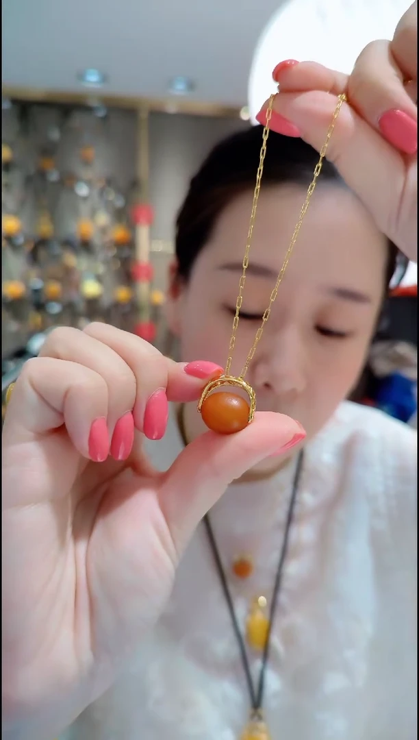 蜜蜡银S925镀金镶嵌珠宝奇石﹣F595蜜蜡吊坠路路通