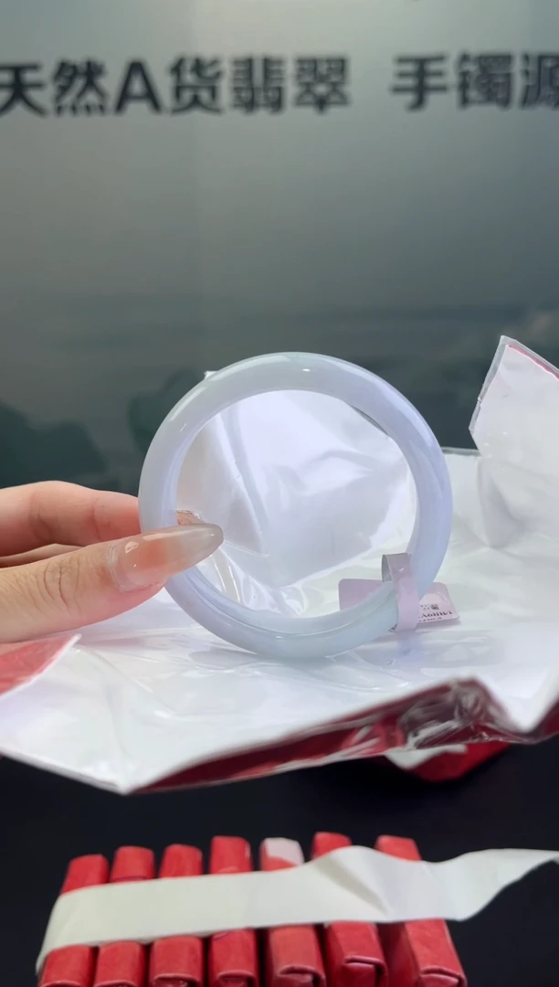 翡翠手镯未镶嵌翡翠手镯7