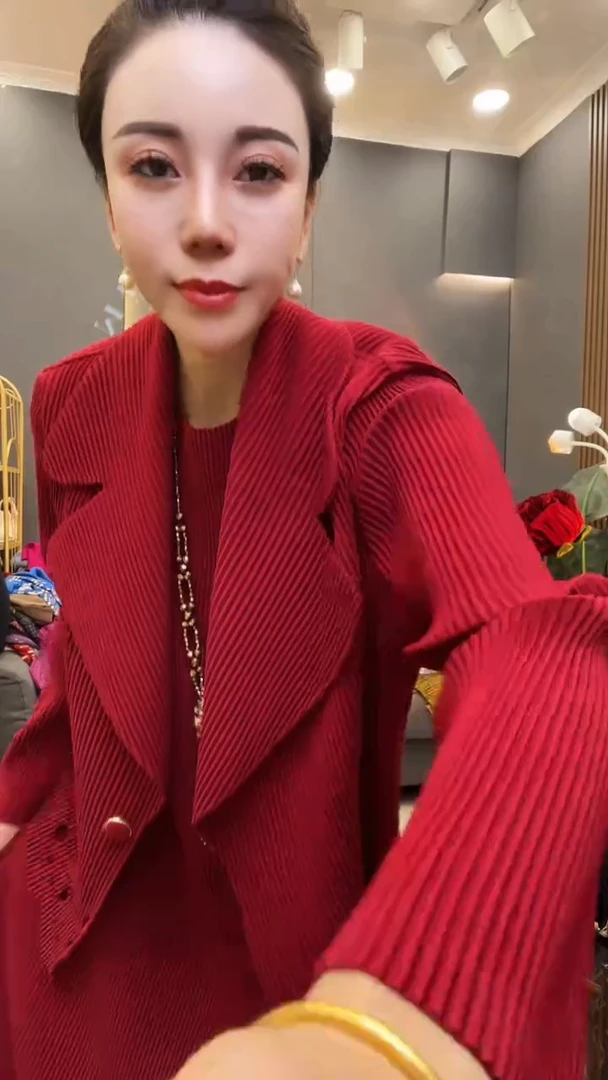 聚酯纤维（涤纶）红色 镂空套