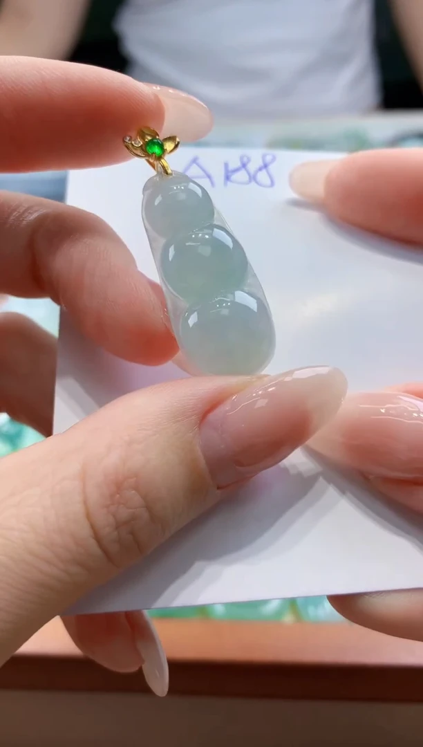 翡翠未镶嵌颈饰天然A货翡翠挂件