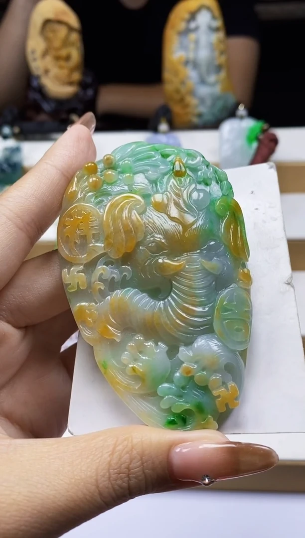 颈饰未镶嵌翡翠翡翠A货