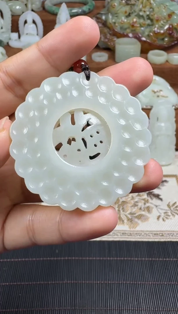 颈饰未镶嵌翡翠1