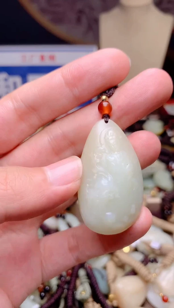 和田玉未镶嵌颈饰1