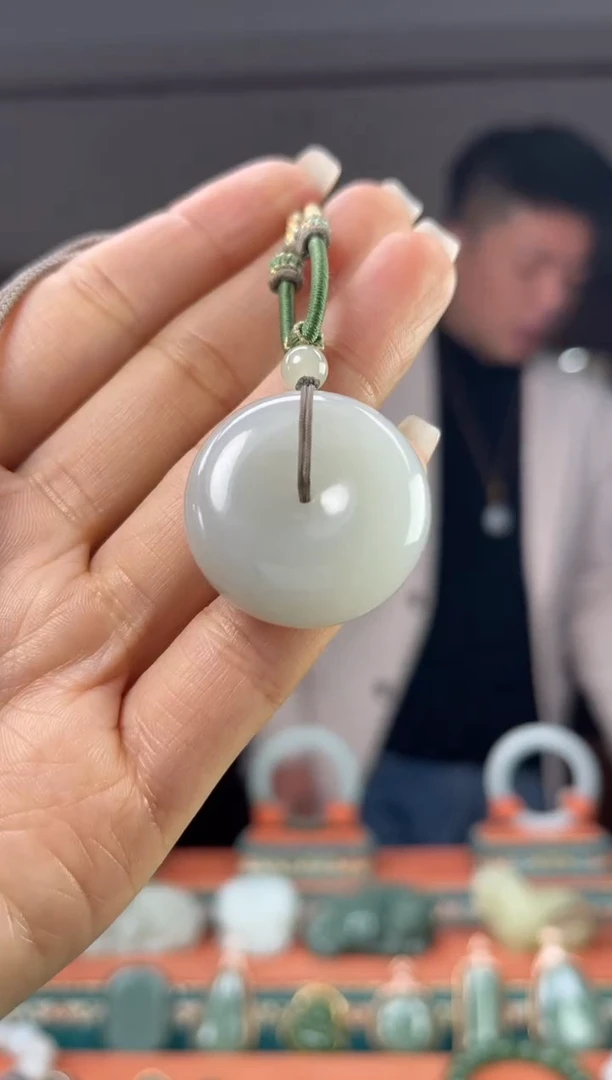 颈饰未镶嵌和田玉佩佩29mm左右