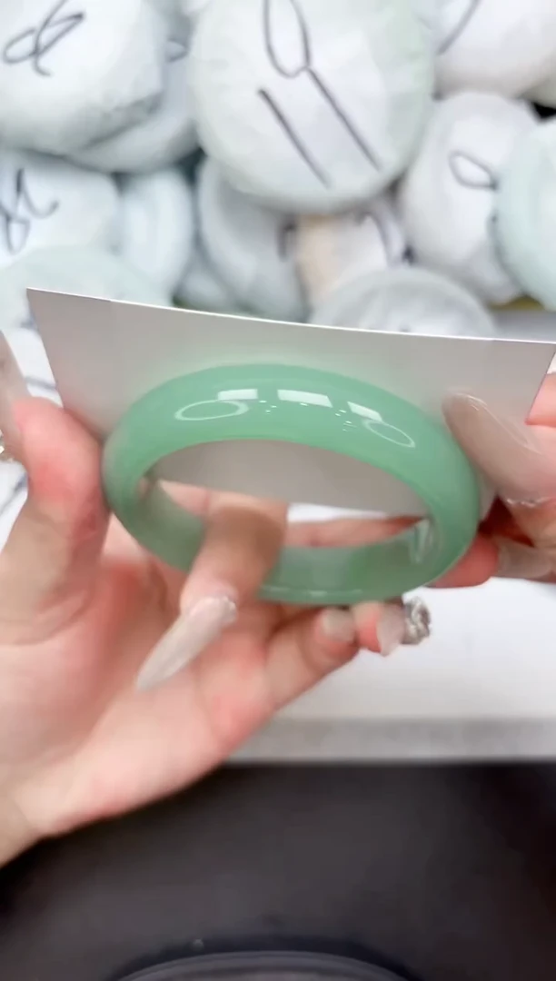 未镶嵌手镯石英质玉107-60.1