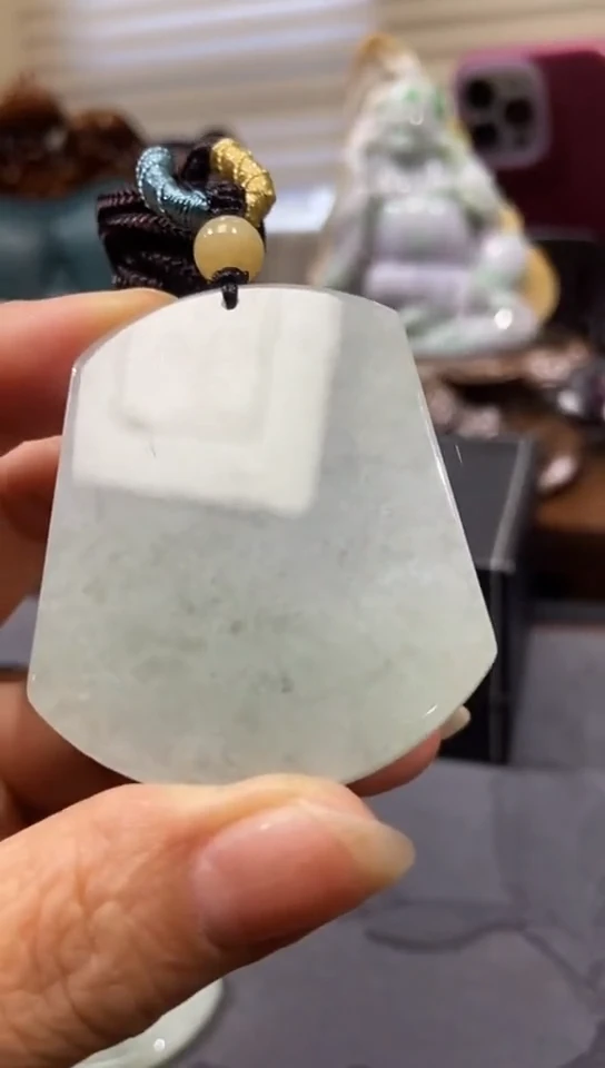 颈饰未镶嵌翡翠阿*呀吊坠