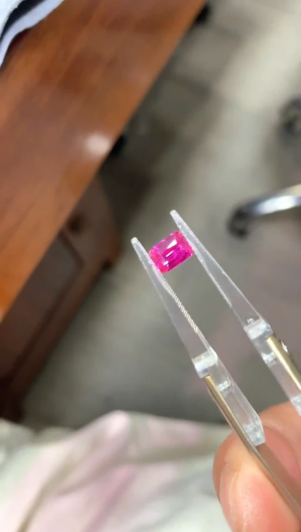 裸石蓝宝石1.02ct 72