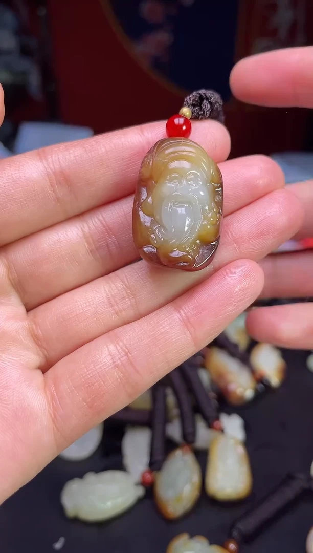 颈饰未镶嵌和田玉1