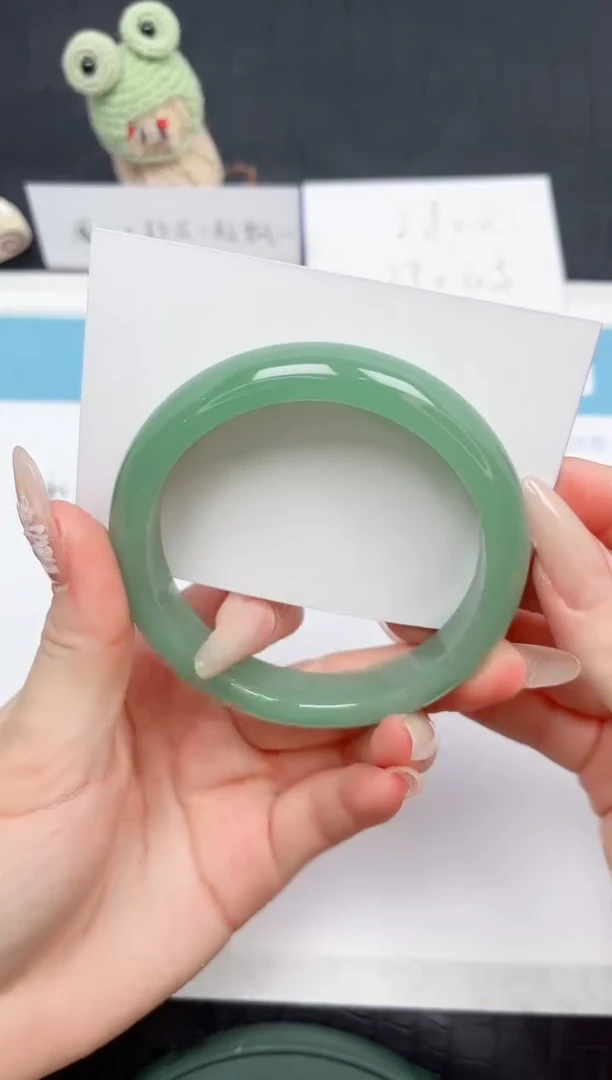 【闪购商品】石英质玉手镯未镶嵌19-62