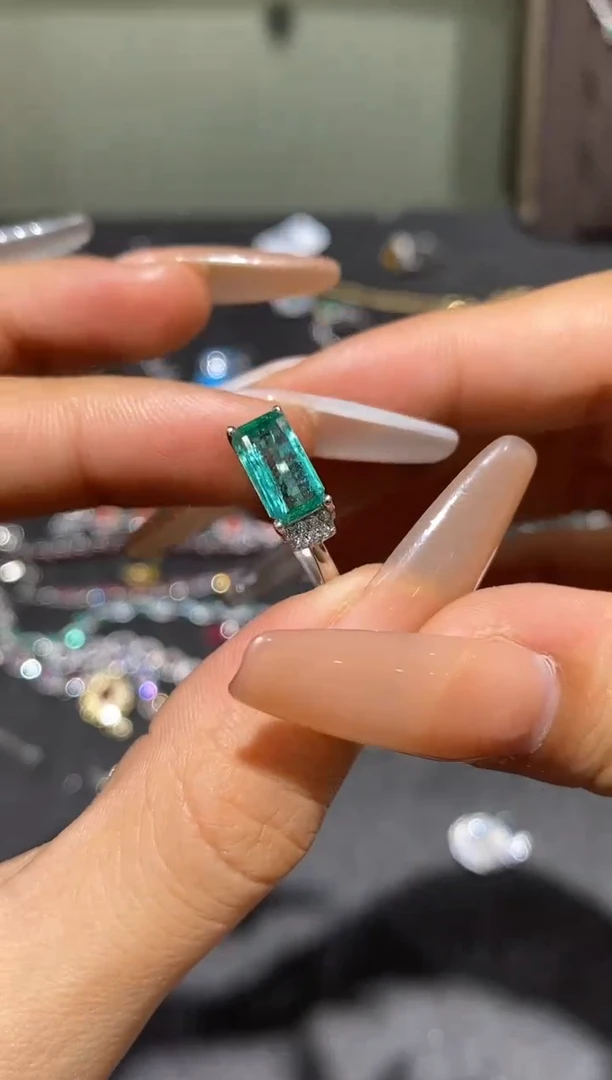 银S925镶嵌戒指祖母绿戒指