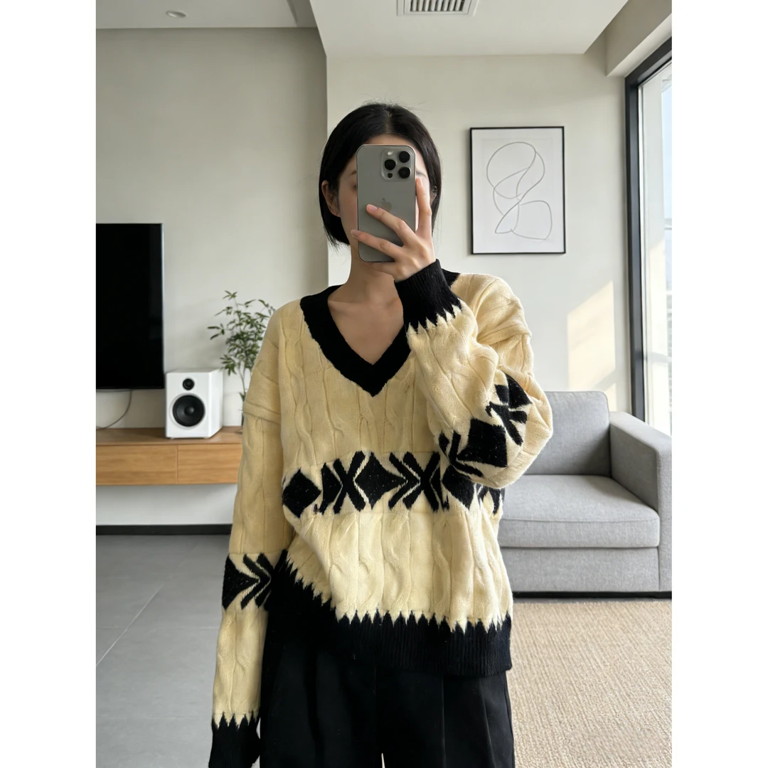 黄黑色v领条纹毛衣女2024年新款冬季慵懒风小个子短款针织衫上衣