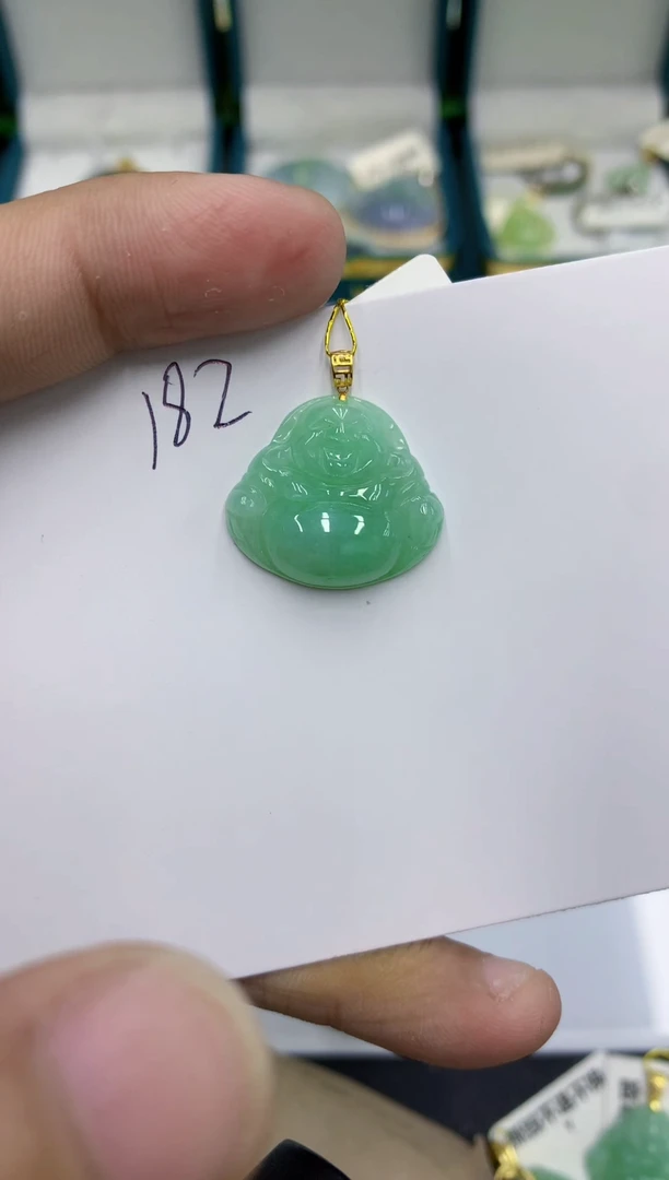 颈饰18K金镶嵌翡翠111111111