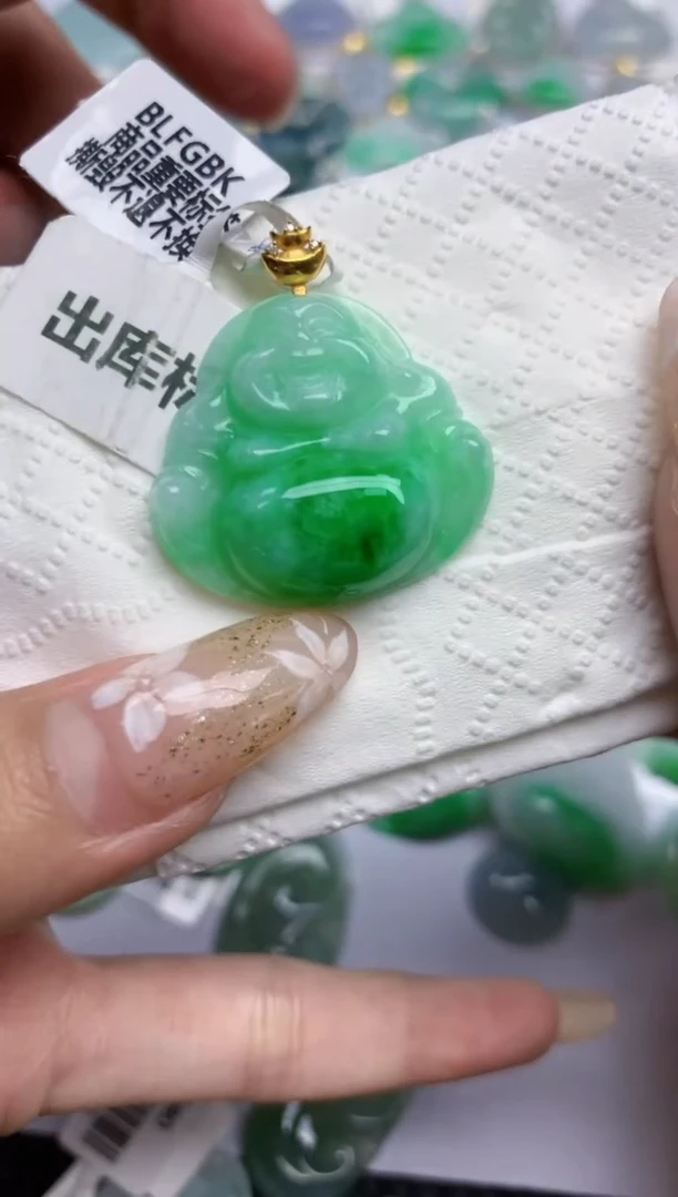 翡翠18K金镶嵌颈饰天然A货翡翠
