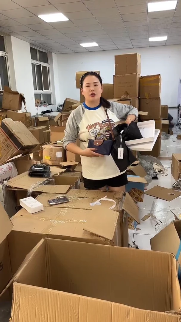 织物琪老板女包2号店超好看发图片款奥迪迪围巾礼盒不挑颜色