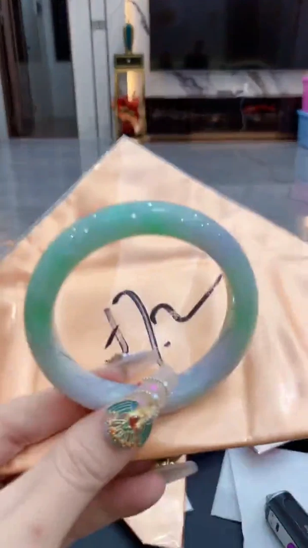 【闪购商品】翡翠手镯未镶嵌0901075387