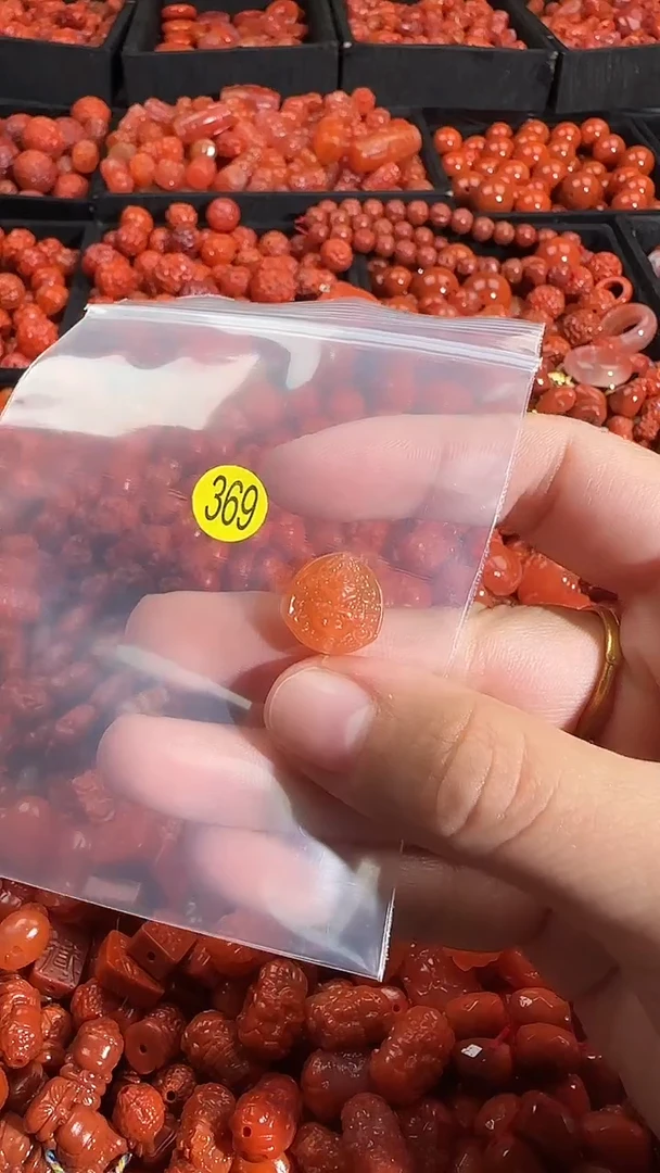 颈饰未镶嵌南红玛瑙1