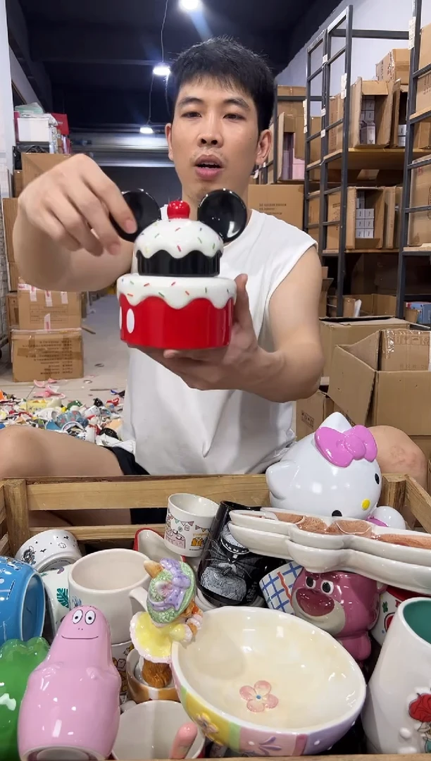 瓷片原盒米奇蛋糕罐子