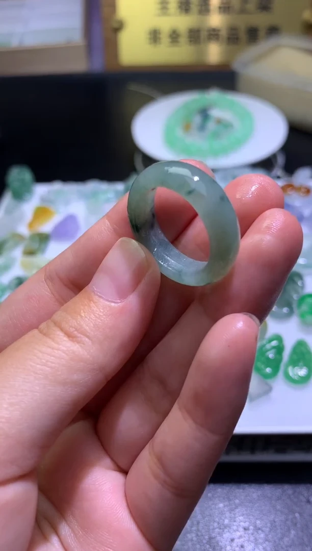 定制翡翠未镶嵌毛货