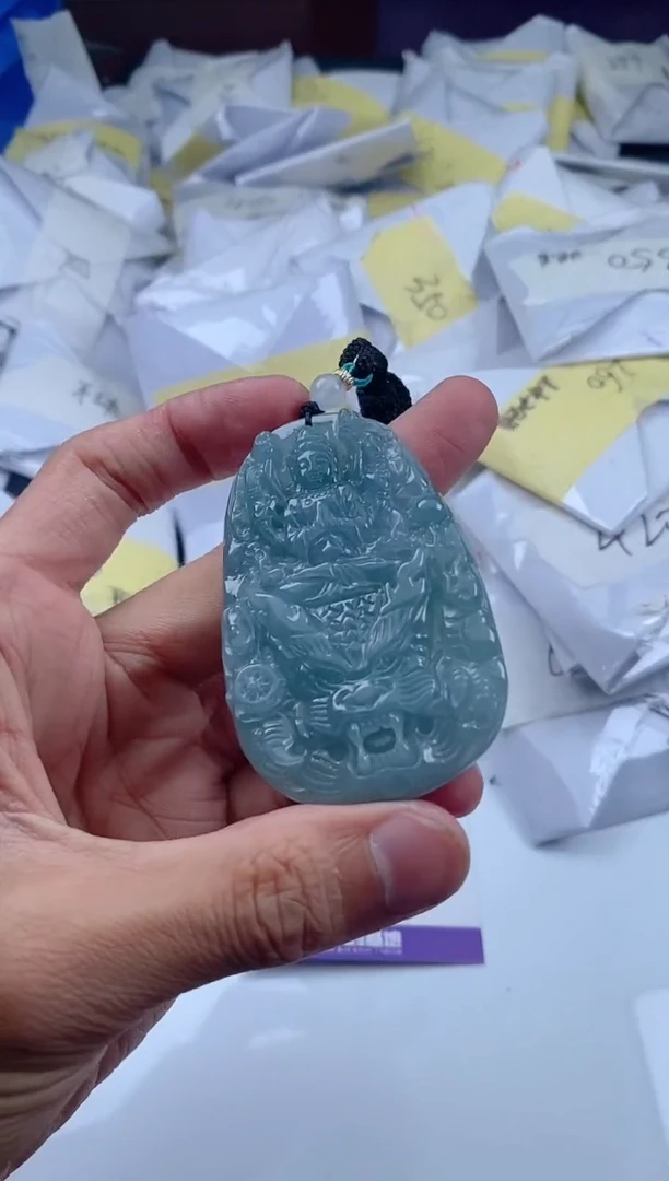 翡翠未镶嵌颈饰