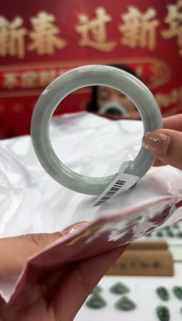 【闪购商品】翡翠手镯（圆镯）未镶嵌11手镯