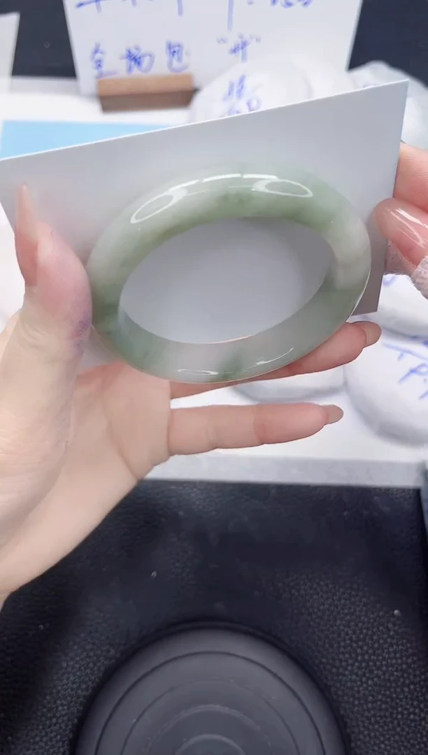 未镶嵌手镯石英质玉18-53.9