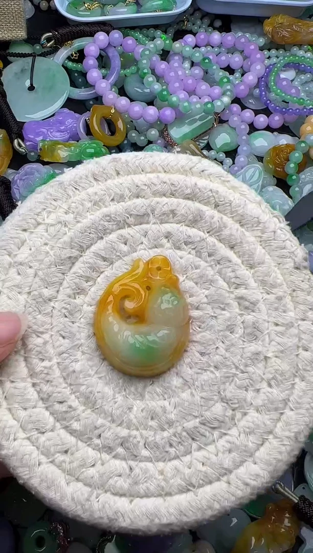 颈饰未镶嵌翡翠天然缅甸翡翠吊坠