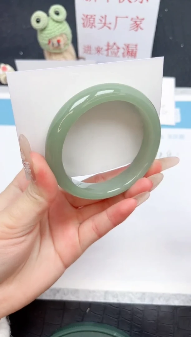 【闪购商品】石英质玉手镯未镶嵌36-56