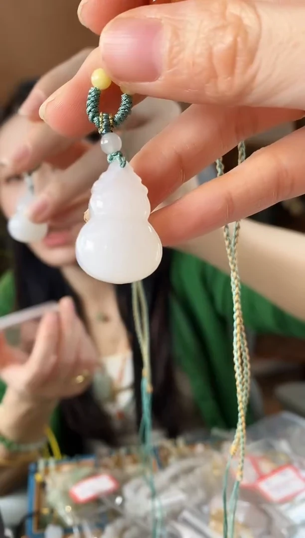 颈饰未镶嵌和田玉白玉葫芦项链