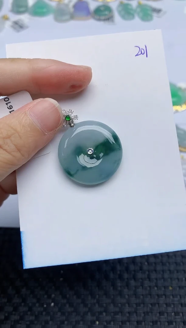 翡翠18K金镶嵌颈饰天然A货翡翠