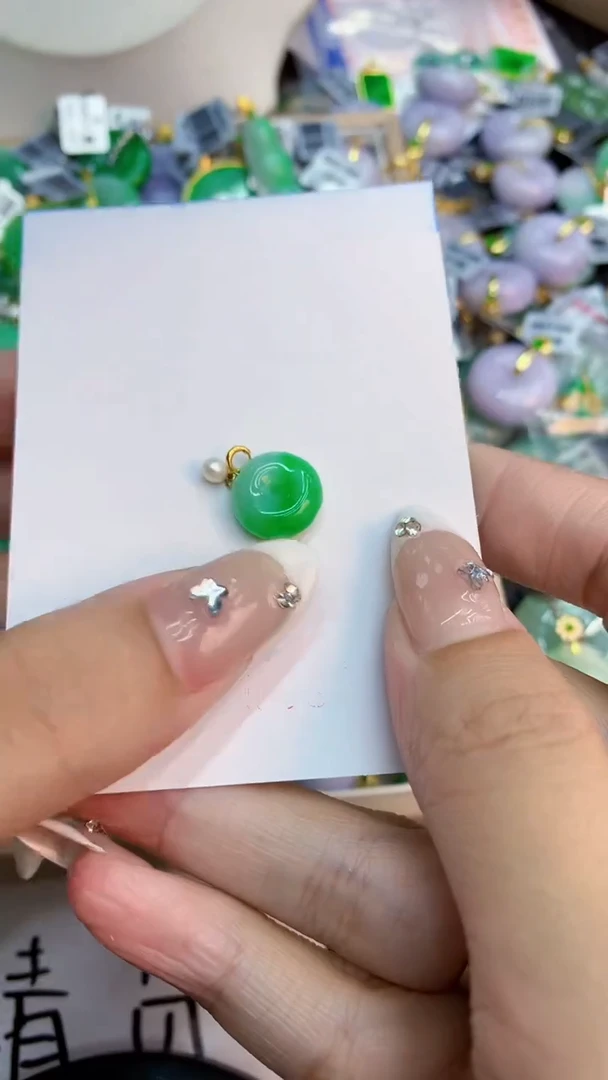 翡翠18K金镶嵌吊坠(不含链)1