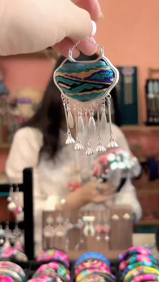 织绣艺枝独绣手工饰品347