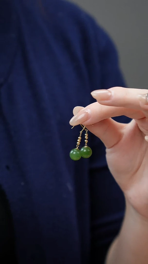 18K金镶嵌和田玉耳饰1